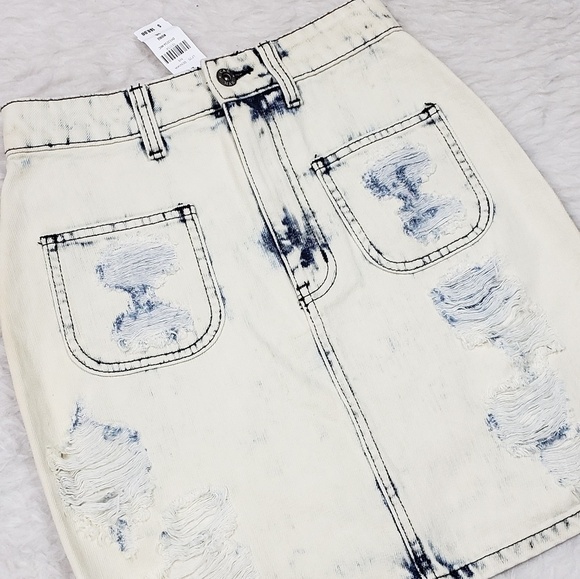 LF Carmar Acid Wash Denim Skirt - Picture 4 of 6